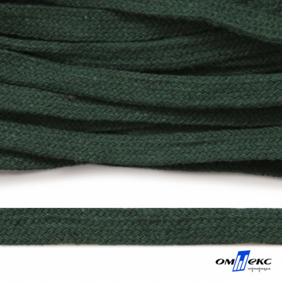 Шнур плетеный d-8 мм плоский, 70% хлопок 30% полиэстер, уп.85+/-1 м, цв.1016-т.зеленый - купить в Зеленодольске. Цена: 742.50 руб.
